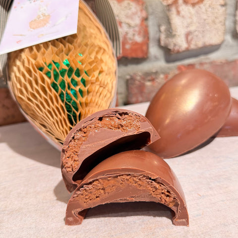 Miann Hazelnut Praline Crunch & 33% Milk Chocolate Easter Egg