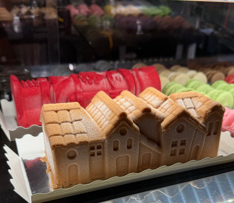 Gingerbread Christmas House Bouche