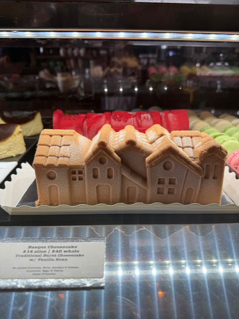 Gingerbread Christmas House Bouche